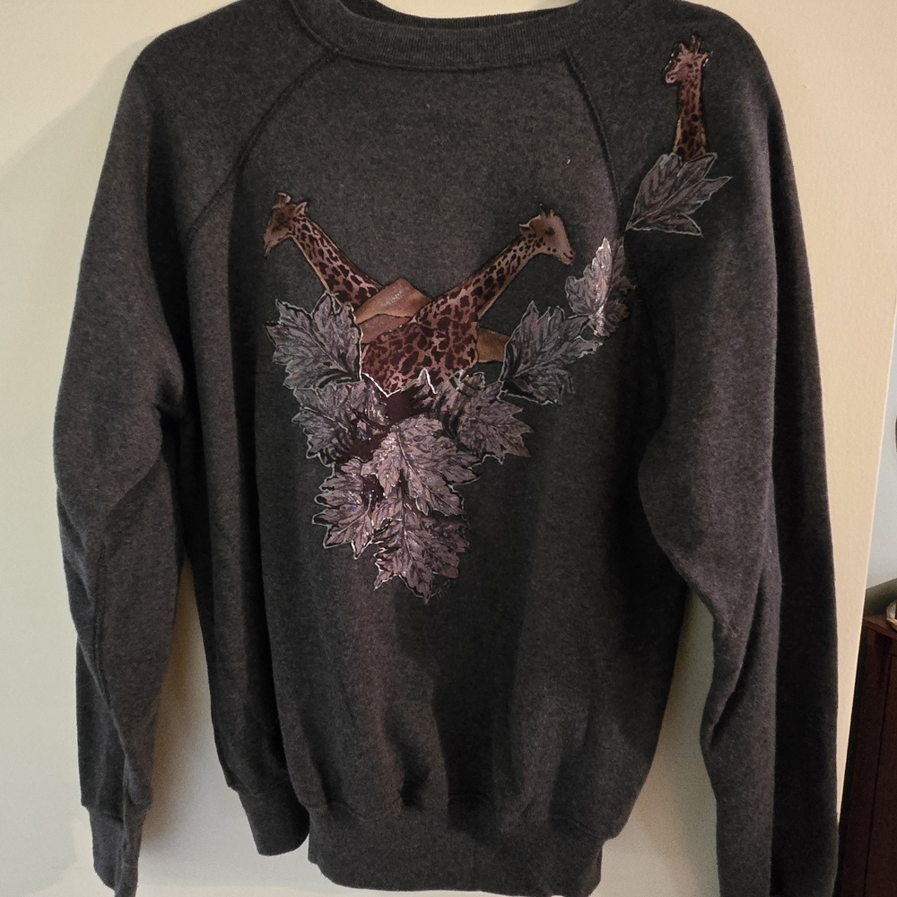 Vintage Giraffe Sweatshirt Size LARGE Made in USA Excellent Condition